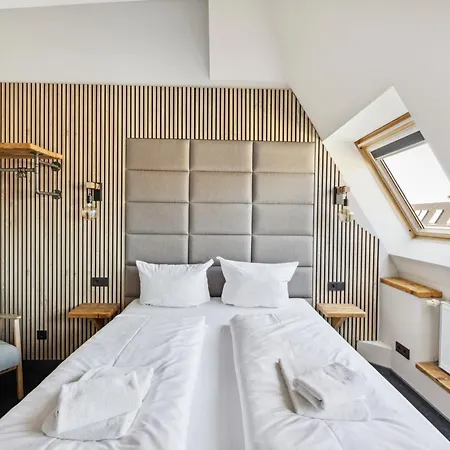 Comenius 3* برلين