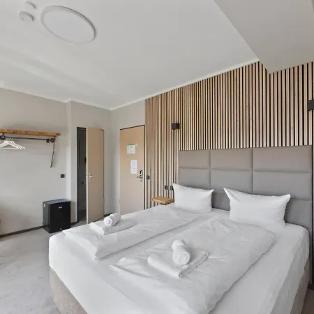 Comenius 3* برلين